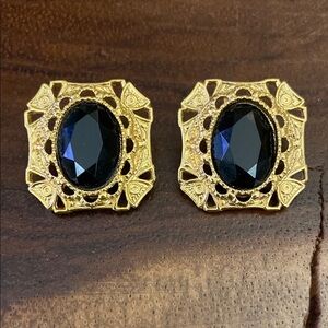 VINTAGE Sarah Coventry Black and Gold Statement Clip on Earrings